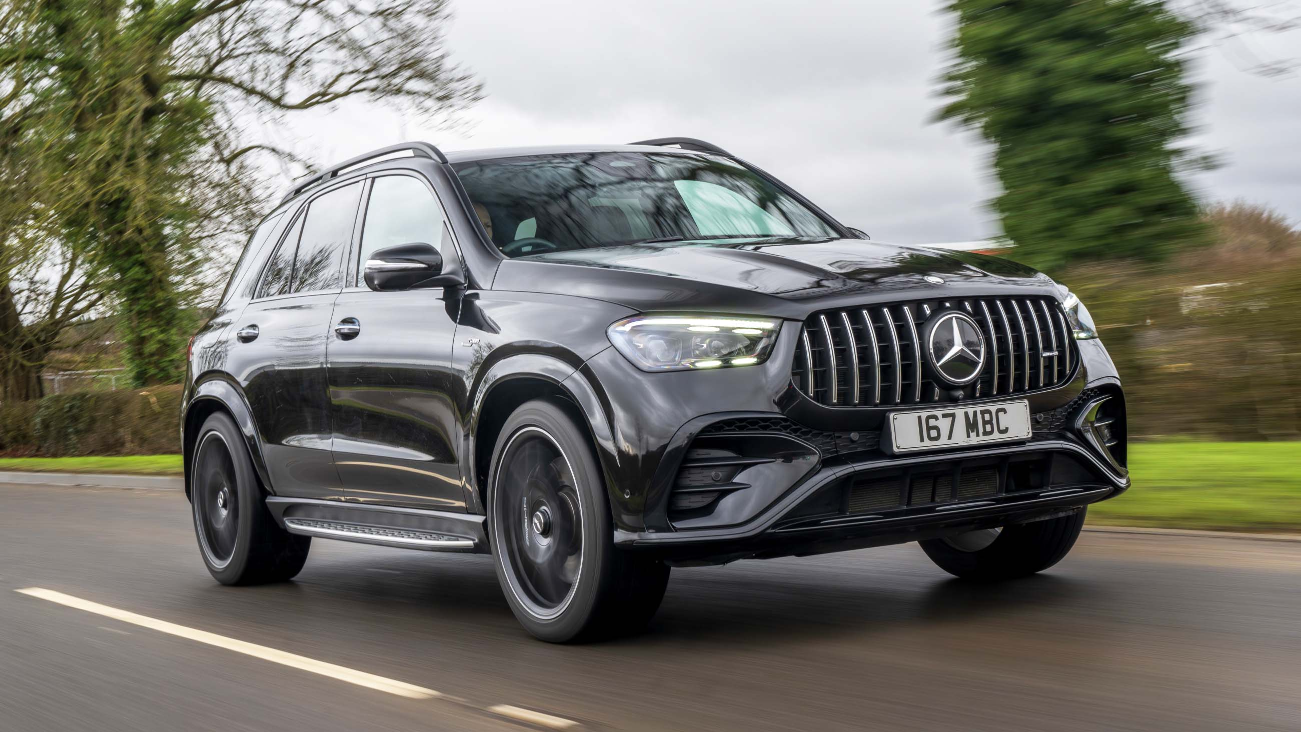 Защо луксозните SUV автомобили са най-търсеният сегмент през 2026 г.