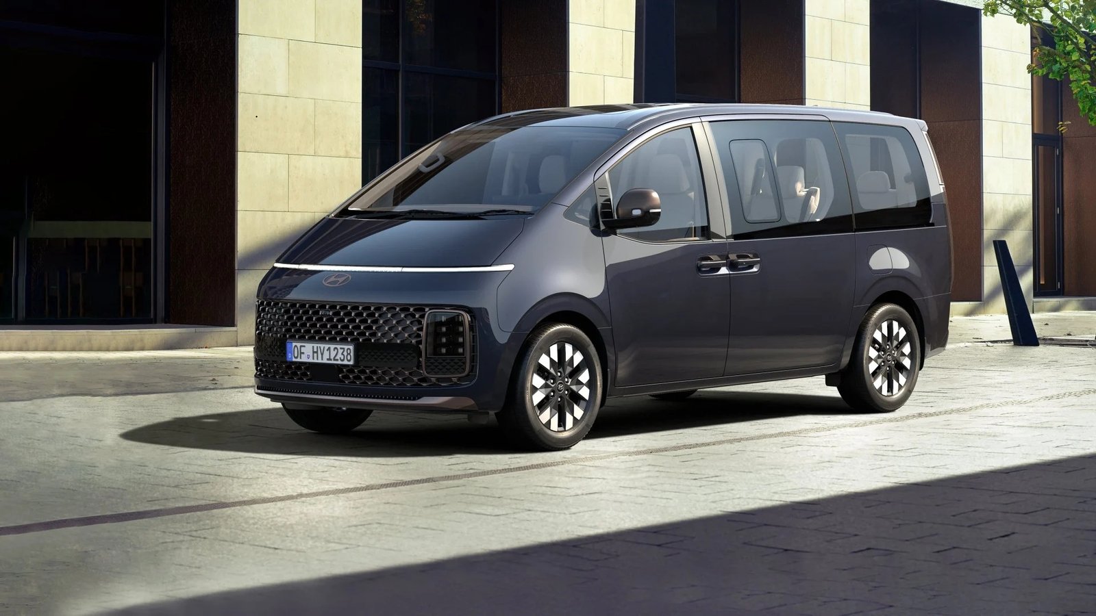 Hyundai Staria 4x4 7+1 Luxury